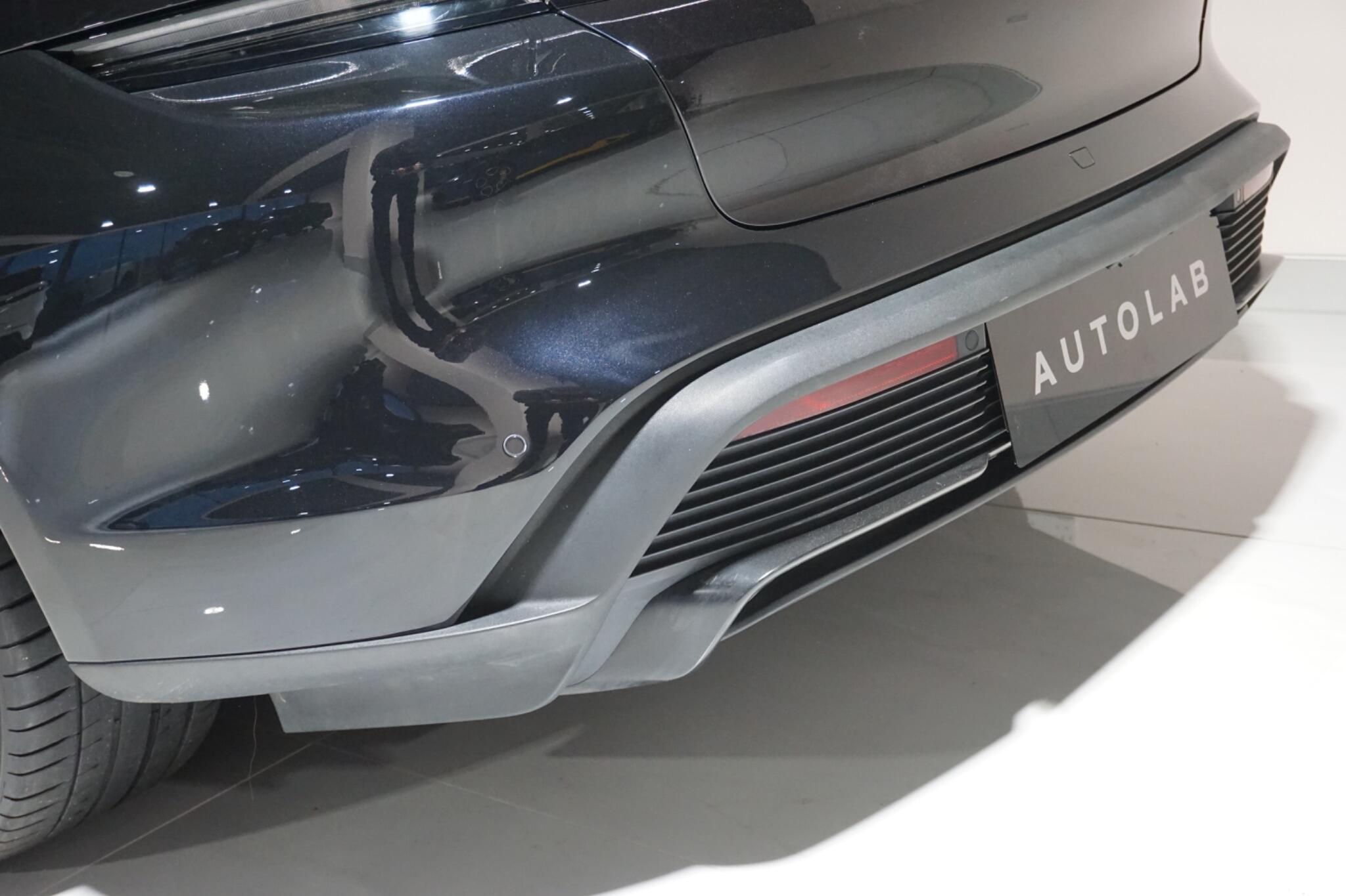 Porsche Taycan Performance Plus 93.4kWh Turbo Saloon 4dr Electric Auto 4WD (680 ps)